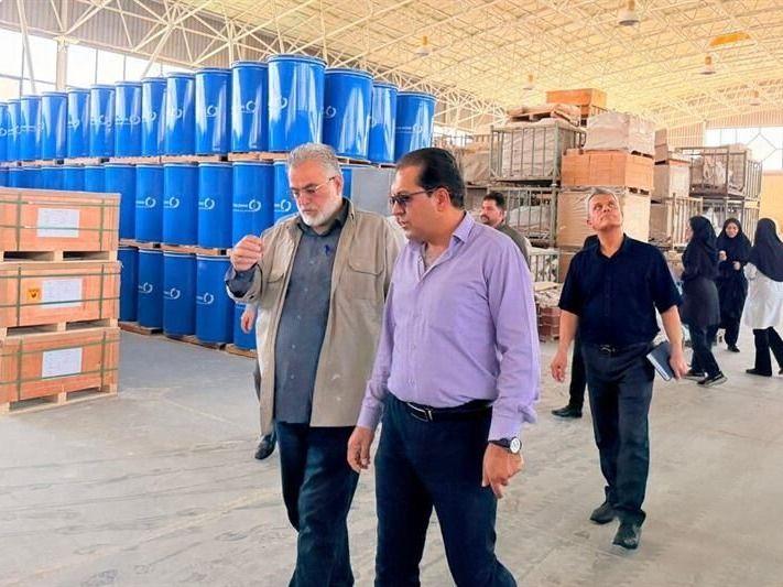 بازدید مدیران پژوهش و فناوری پتروشیمی از خط تولید کاتالیست در اردکان